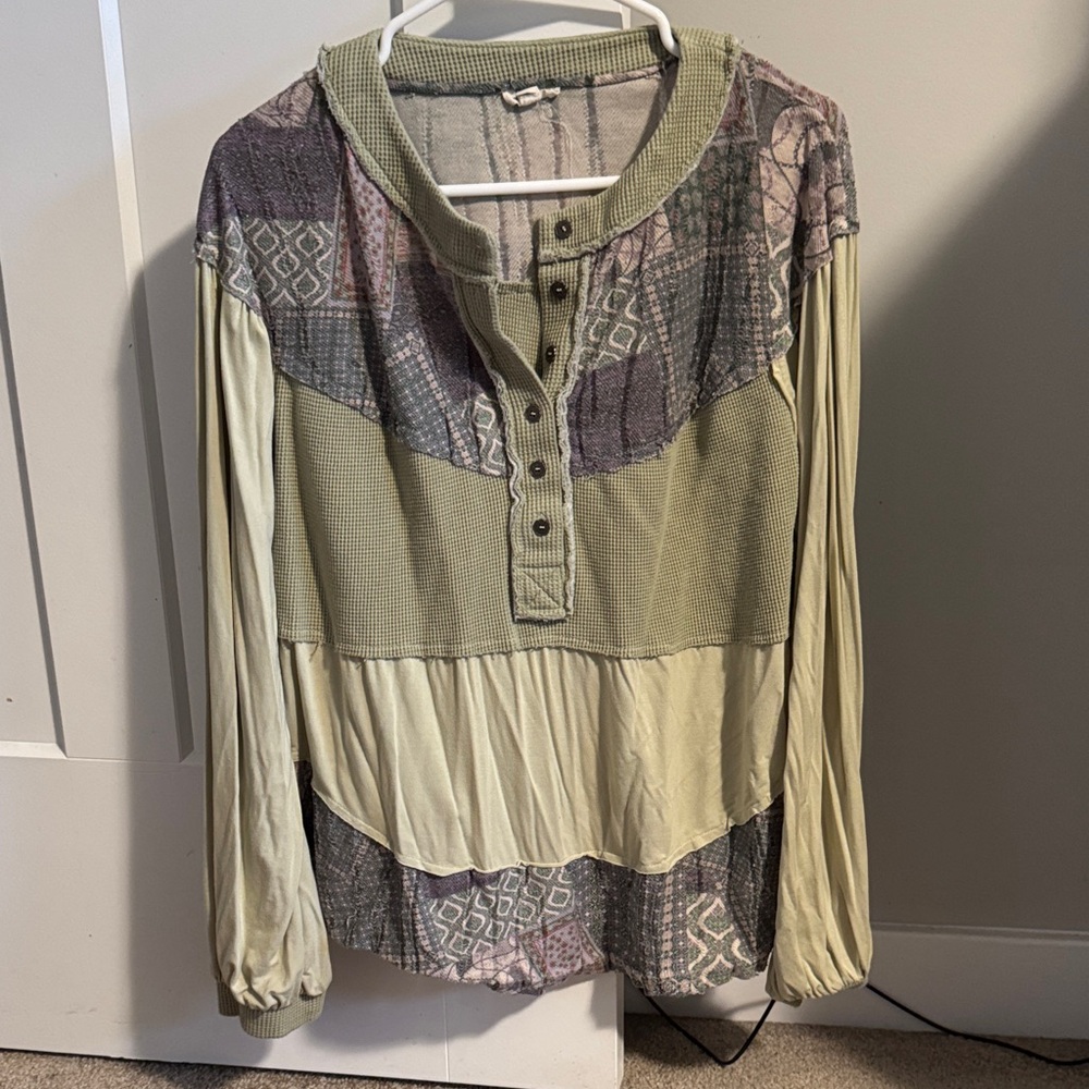 POL Women's Skincare Top in Green and Cream